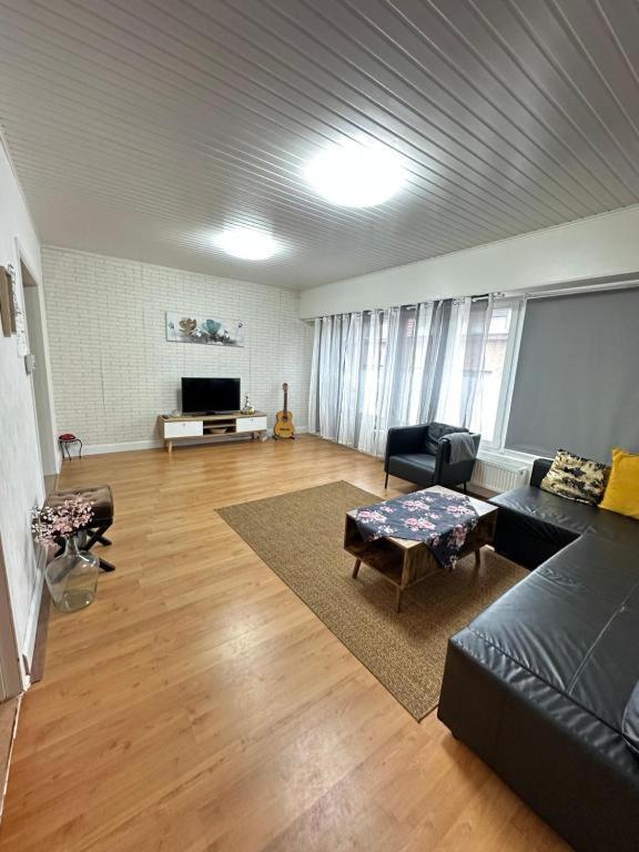 Big Sunset 2 Bedroom House With A Garden Amberes Exterior foto